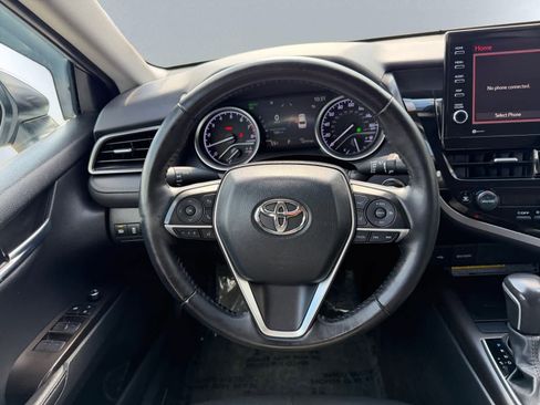 Used 2021 Toyota Camry XLE AWD/4WD image 17