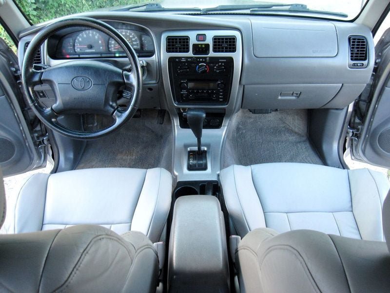 Used 2002 Toyota 4Runner SR5 RWD image 21