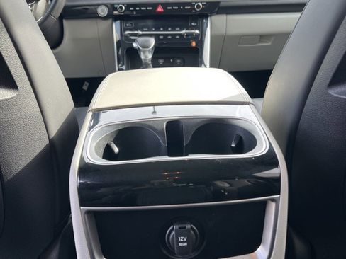 Used 2024 Kia Carnival EX image 16