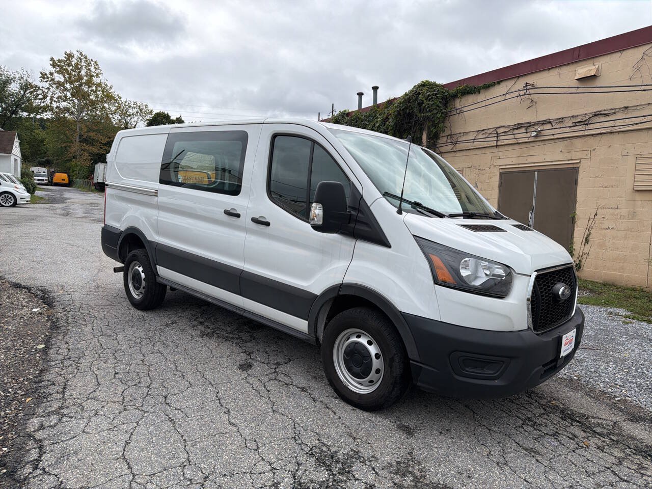 Used 2022 Ford Transit 250 Low Roof RWD image 25