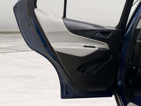 Used 2021 Chevrolet Equinox LT image 19