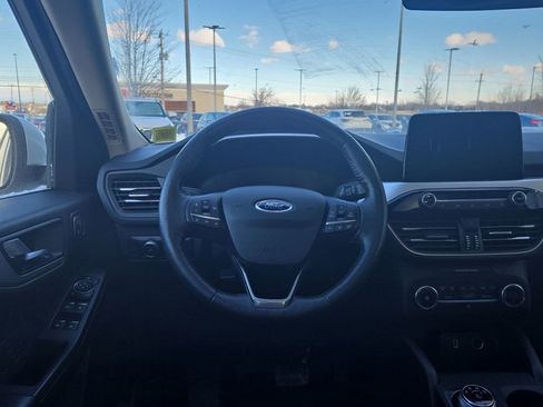 Used 2020 Ford Escape SEL image 15