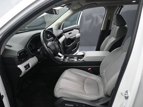Used 2025 Honda Pilot Touring image 18