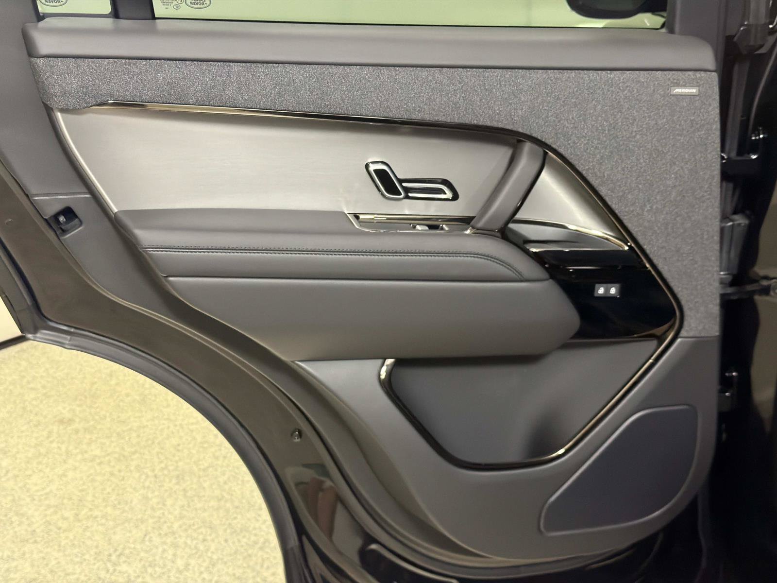 New 2027 Land Rover Range Rover Sport Dynamic SE AWD/4WD image 11