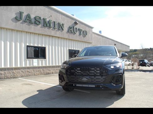 Used 2025 Audi Q5 e Prestige w/ Prestige Package image 1