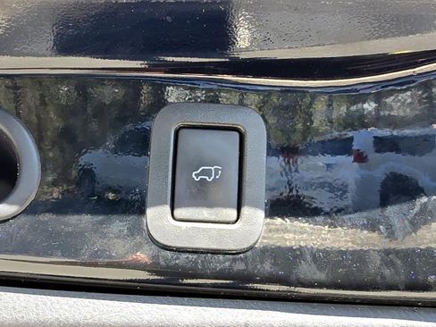 Used 2016 Toyota Highlander XLE image 31