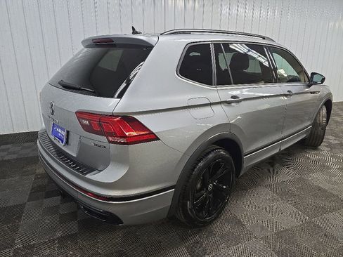 Used 2023 Volkswagen Tiguan SE R-Line AWD/4WD image 10