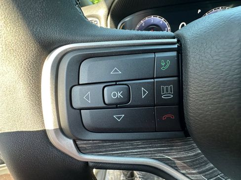 Used 2022 Jeep Wagoneer Series III w/ Premium Group I AWD/4WD image 18