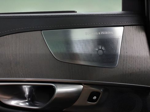 Used 2023 Volvo XC90 B6 Ultimate w/ Lounge Package image 30