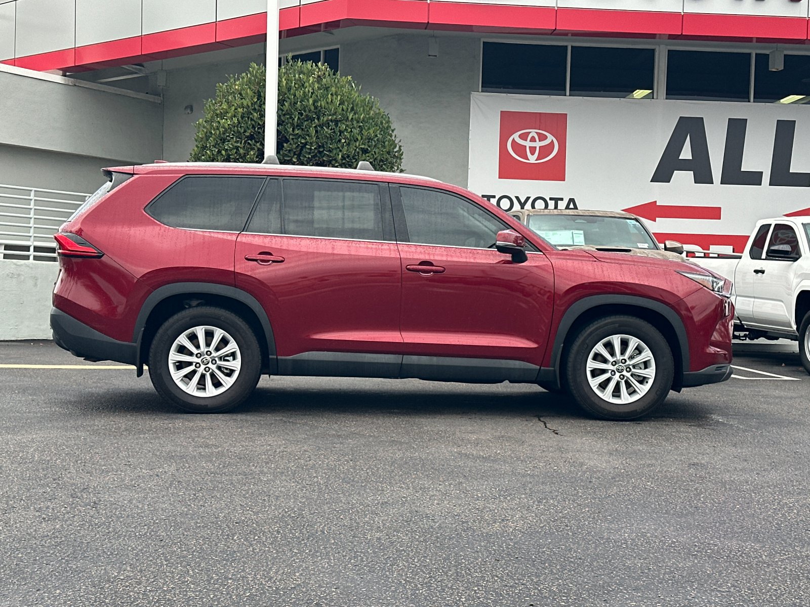 Used 2024 Toyota Grand Highlander AWD image 6