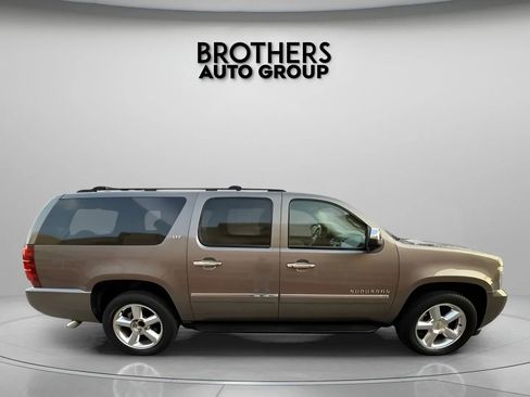 Used 2011 Chevrolet Suburban LTZ image 16