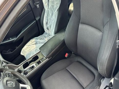 Used 2018 Honda Accord LX image 13