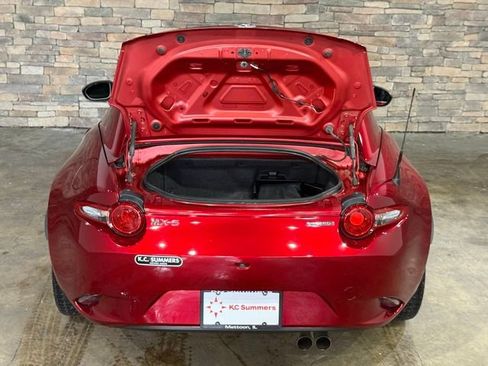 Used 2021 MAZDA MX-5 Miata RF Grand Touring RWD image 8