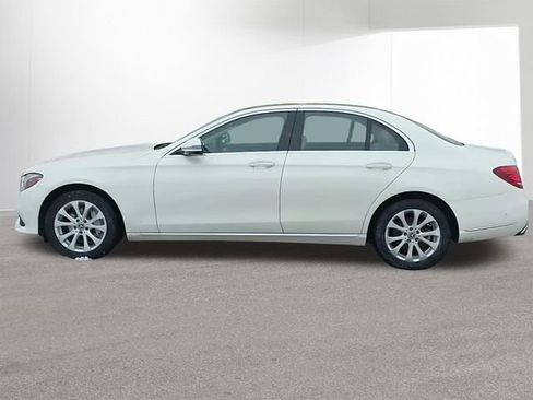 Used 2020 Mercedes-Benz E 350 4MATIC Sedan image 3