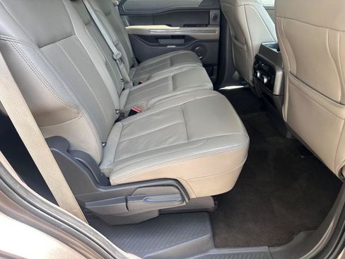 Used 2019 Ford Expedition XLT w/ Equipment Group 202A RWD image 24