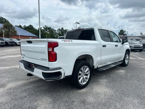Used 2020 Chevrolet Silverado 1500 Custom w/ Custom Value Package AWD/4WD image 3