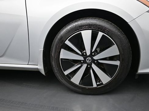 Used 2022 Nissan Altima 2.5 SV FWD image 10