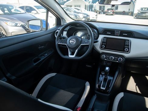 Used 2021 Nissan Versa SV image 17