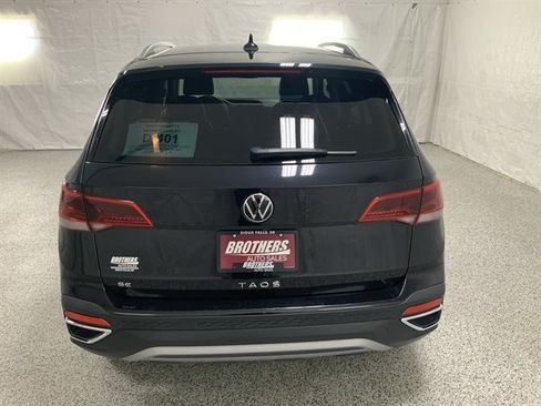 Used 2024 Volkswagen Taos SE FWD image 6
