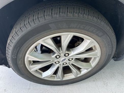 Used 2020 Ford Explorer XLT w/ Equipment Group 202A image 6