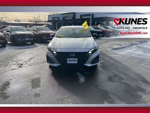 Used 2024 Nissan Altima 2.5 SR image 10