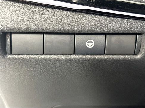 Used 2025 Nissan Kicks SR image 20