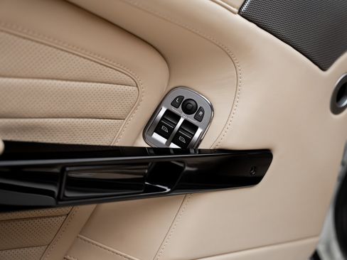 Used 2016 Aston Martin DB9 GT image 55