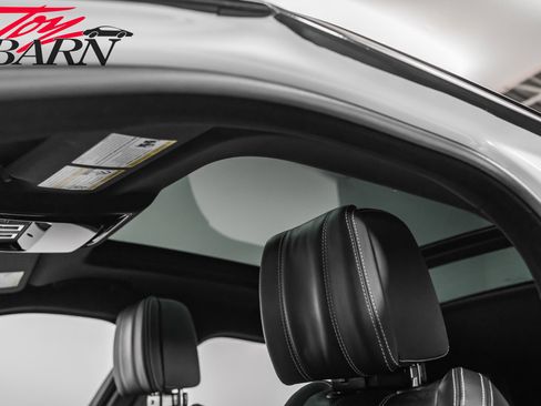 Used 2018 Land Rover Range Rover Velar R-Dynamic HSE image 27