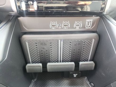 New 2026 RAM 1500 Laramie AWD/4WD image 9