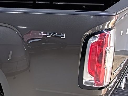 Used 2019 GMC Canyon SLE w/ SLE Convenience Package image 10