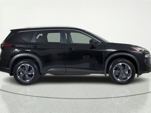 Used 2024 Nissan Rogue SV w/ SV Premium Package FWD image 6