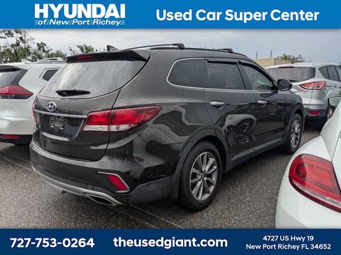 Used 2018 Hyundai Santa Fe SE w/ Cargo Package FWD image 2