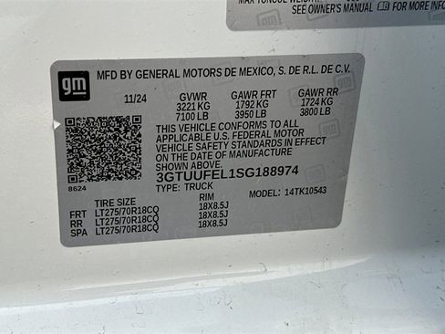 Used 2025 GMC Sierra 1500 AT4X image 29