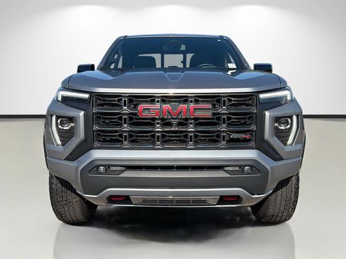 Used 2024 GMC Canyon AT4 w/ AT4 Premium Package AWD/4WD image 8