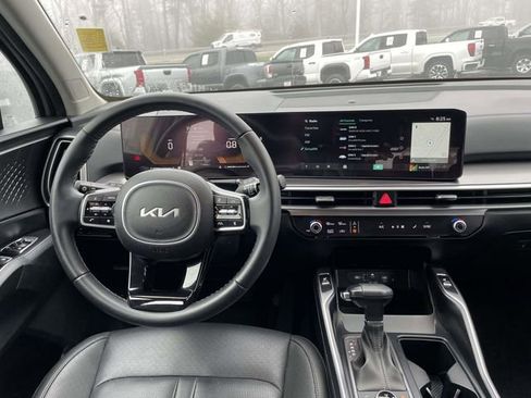 Used 2025 Kia Sorento S image 14
