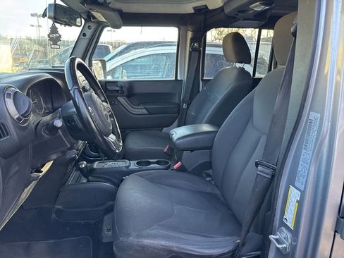 Used 2018 Jeep Wrangler Unlimited Sport S image 7