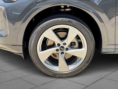 Certified 2025 Audi Q5 Premium Plus w/ Premium Plus image 10