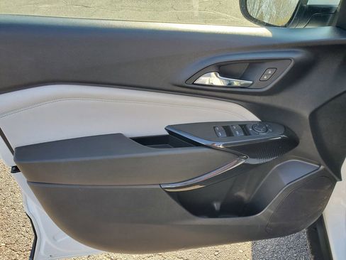 Used 2024 Chevrolet Trax LT FWD image 7