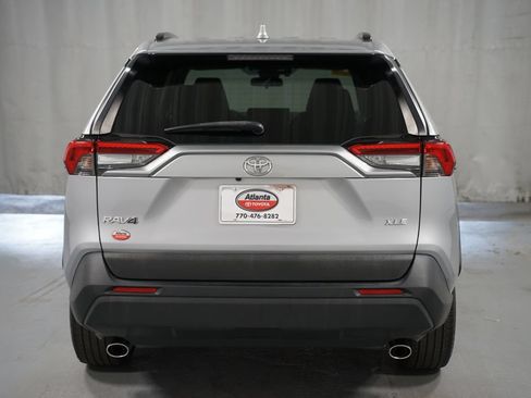 Used 2021 Toyota RAV4 XLE Premium FWD image 7