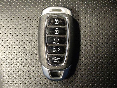 Used 2023 Hyundai Elantra Limited FWD image 32