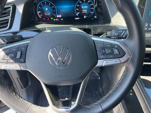 Used 2024 Volkswagen Atlas Cross Sport SE FWD image 19