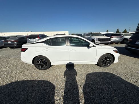 Used 2025 Nissan Sentra SV FWD image 4