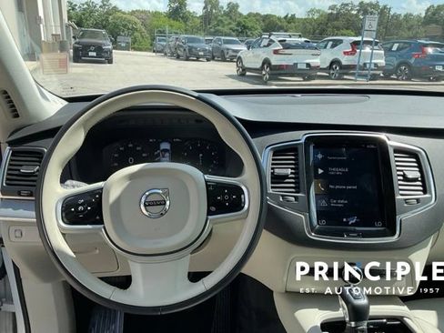Certified 2022 Volvo XC90 T5 Momentum FWD image 20