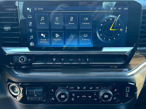 Used 2024 Chevrolet Silverado 3500 LT w/ Convenience Package image 8