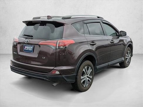 Used 2018 Toyota RAV4 LE image 5