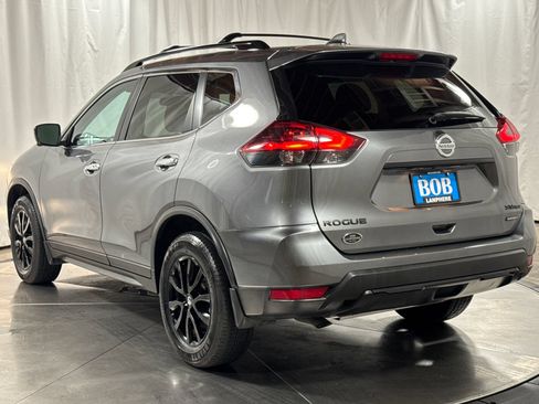 Used 2018 Nissan Rogue SV w/ Premium Package AWD/4WD image 9