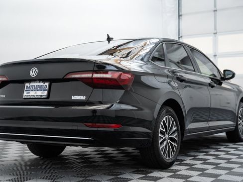 Used 2021 Volkswagen Jetta SE w/ SE Cold Weather Package FWD image 5