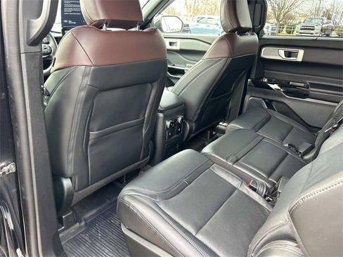 Used 2023 Ford Explorer Platinum w/ Class IV Trailer Tow Package image 18