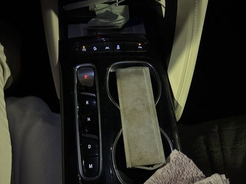 Used 2023 Buick Envision Essence image 23