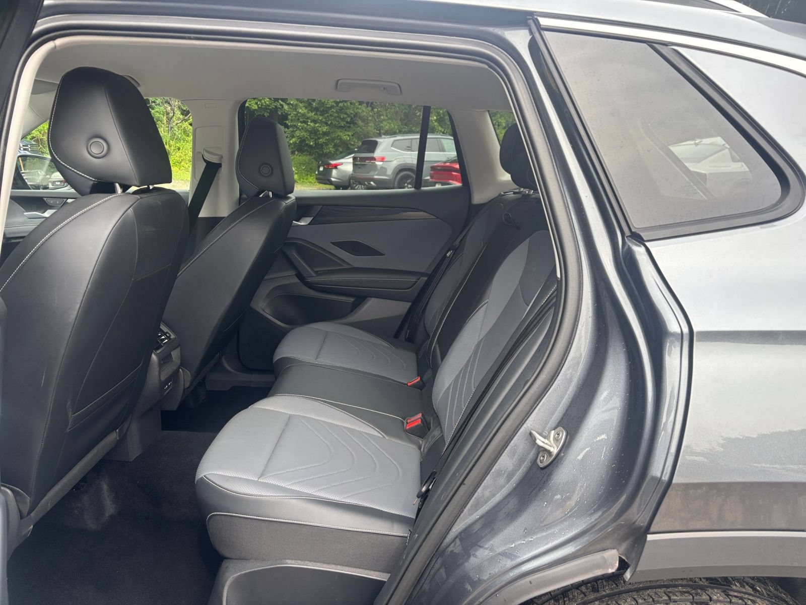 Used 2026 Volkswagen Tiguan SE AWD/4WD image 39